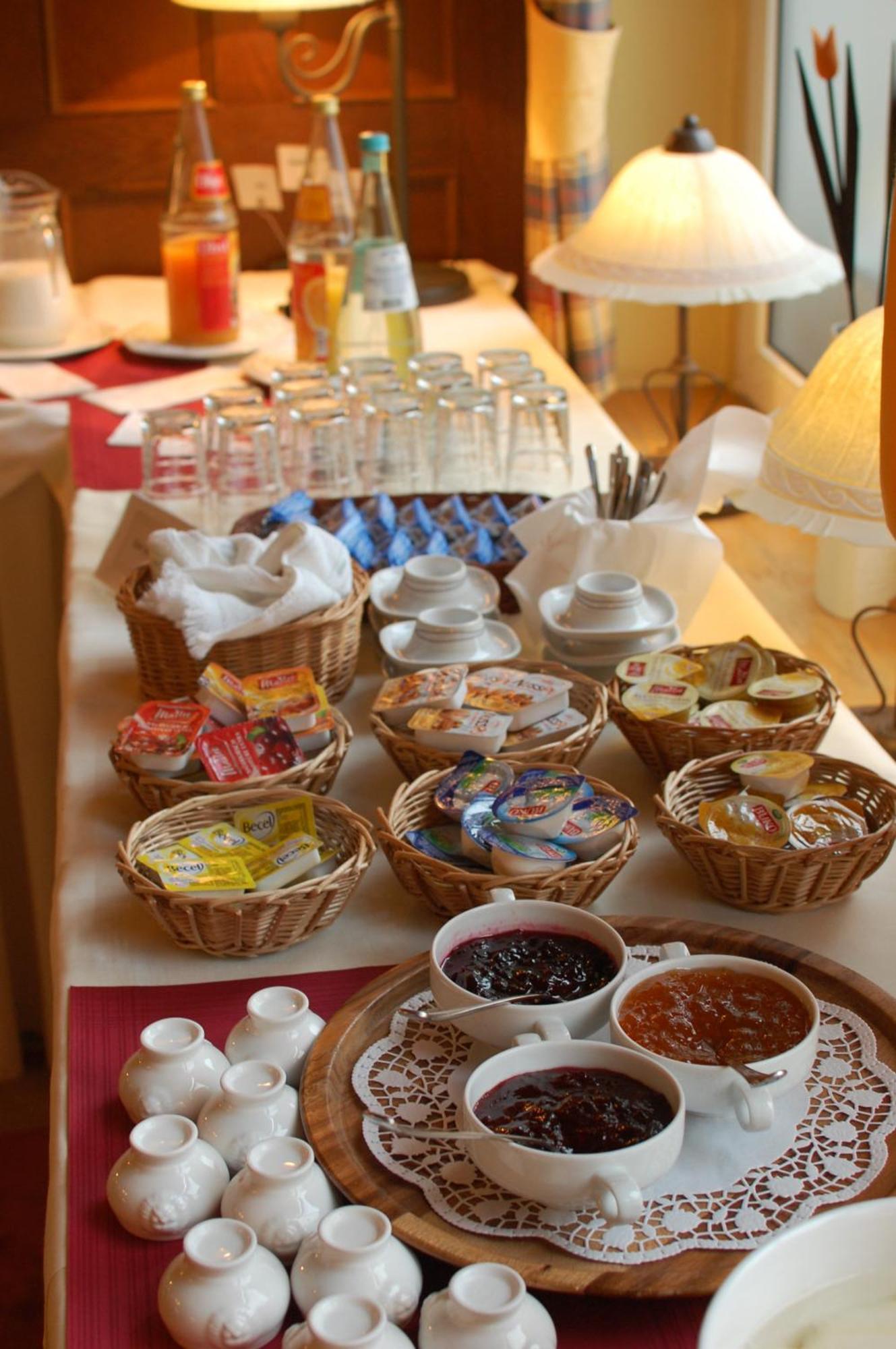 Stadthotel Detmold Bagian luar foto