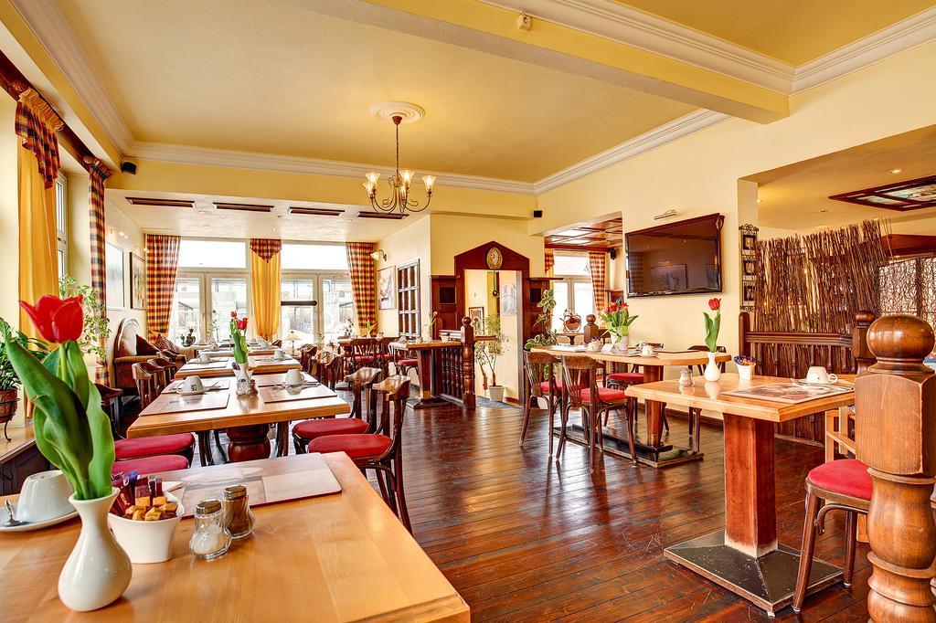 Stadthotel Detmold Bagian luar foto