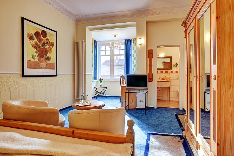 Stadthotel Detmold Bagian luar foto